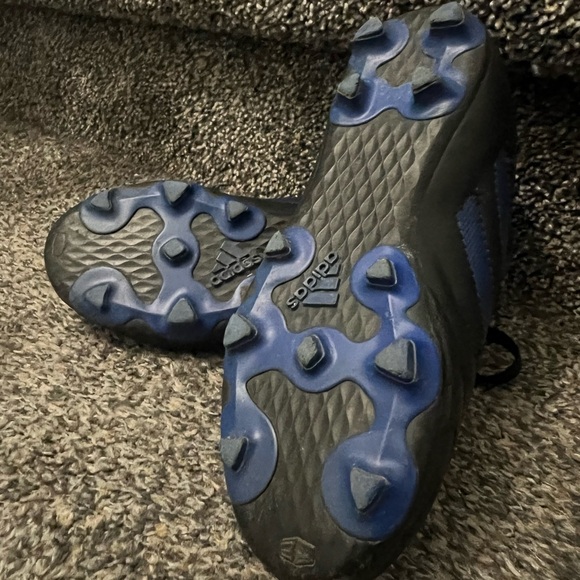 Adidas soccer cleat’s size 2. In good condition. Black and blue. Big kids. - Picture 9 of 11
